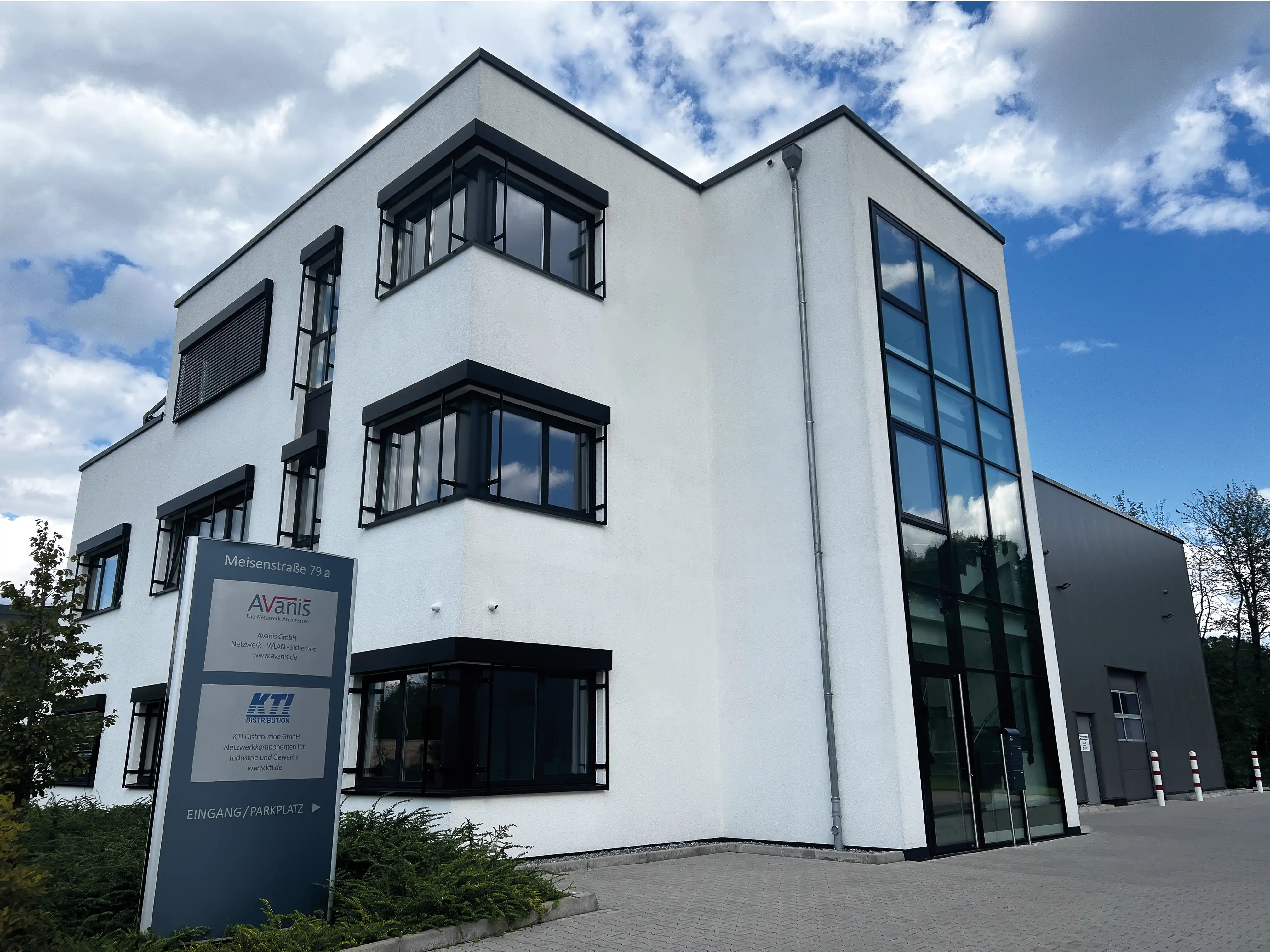 Avanis Academy - Building