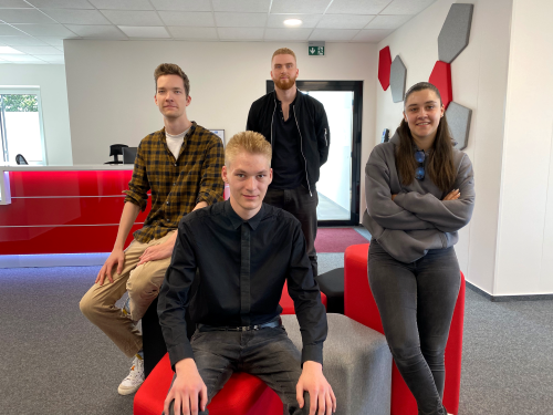 The four new trainees at Avanis GmbH